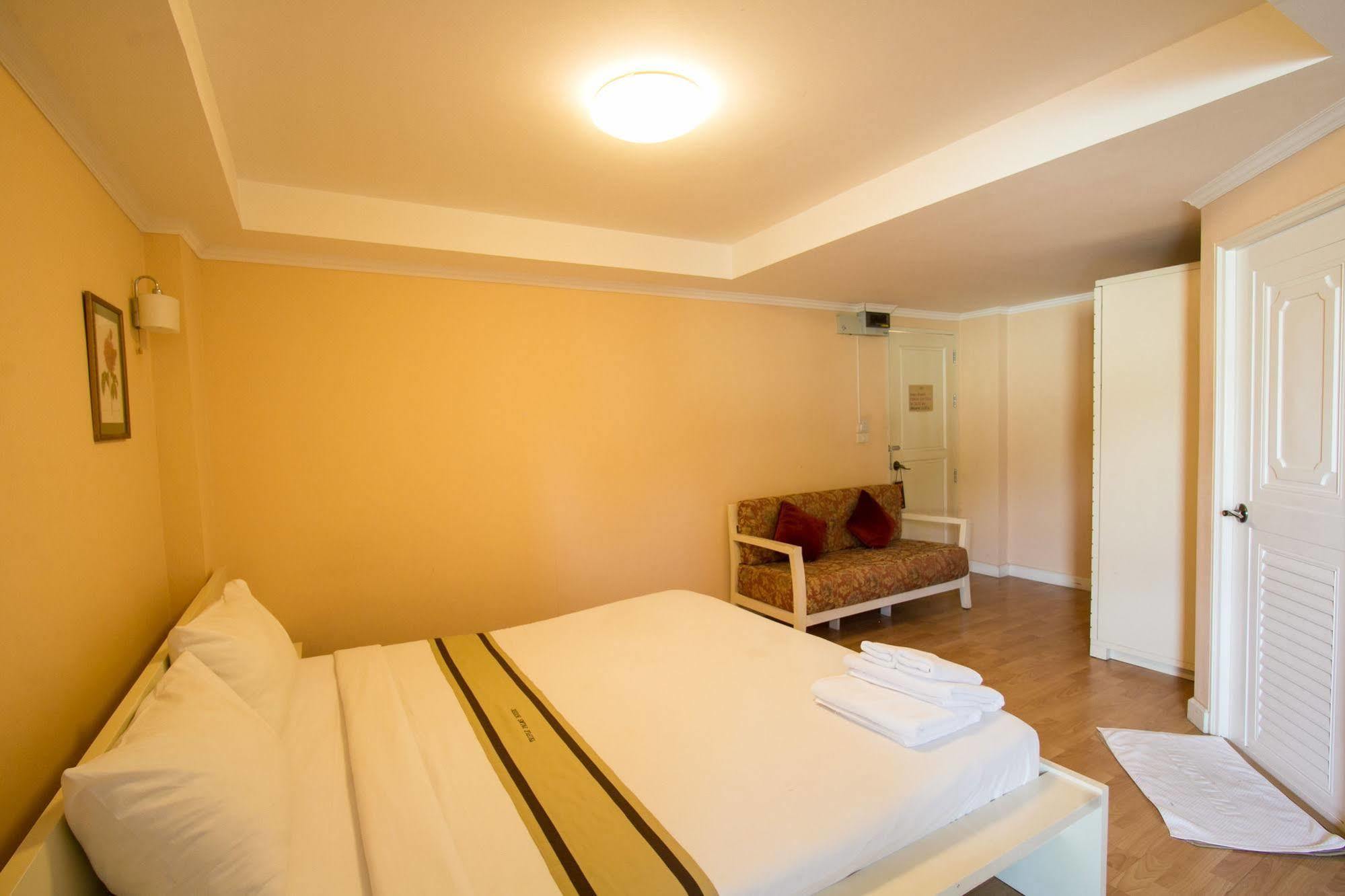 Triple Palms House Hotell Chiang Mai Eksteriør bilde